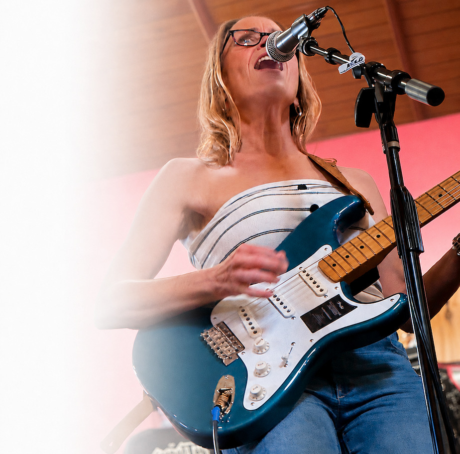Brandi Hart performing live